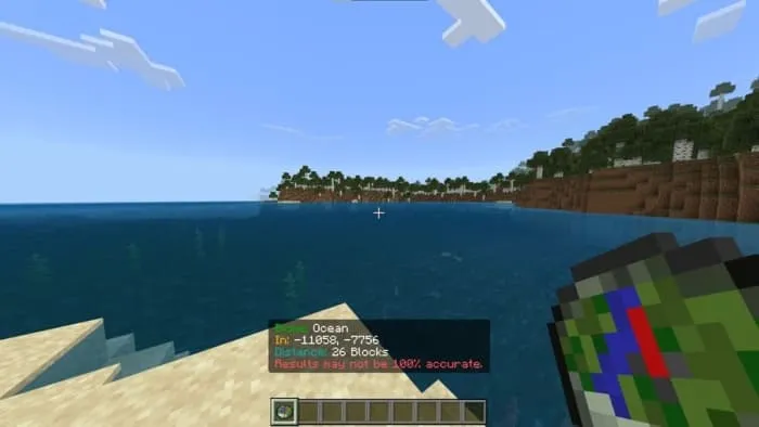 Компас биомов в руке игрока