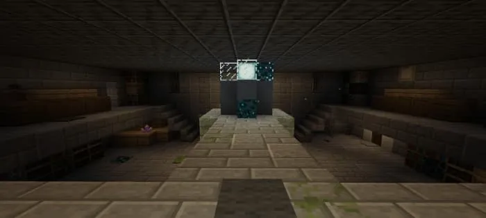 Фонарь в центре помещения