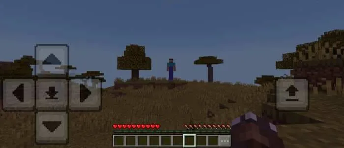 Игрок смотрит на монстра в виде Стива с длинными ногами