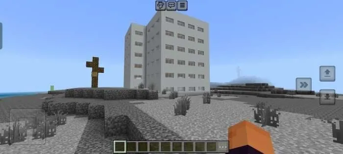 Заброшенное здание из белого камня