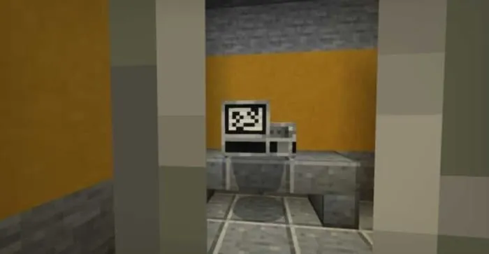 Существо "Художник" в комнате