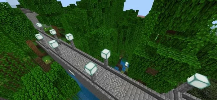 Дорожка среди деревьев