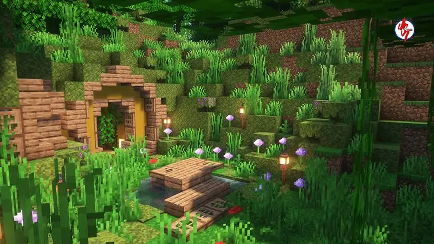 Уютный двор со столиком у входа в дом