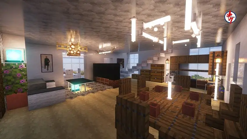 Просторна гостиная с множеством сундуков и бочек