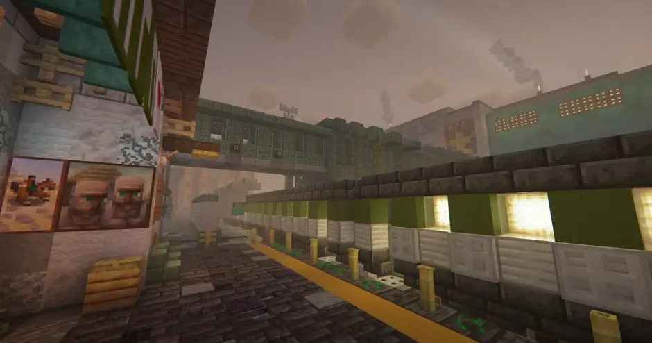 Зеленый поезд стоит возле платформы