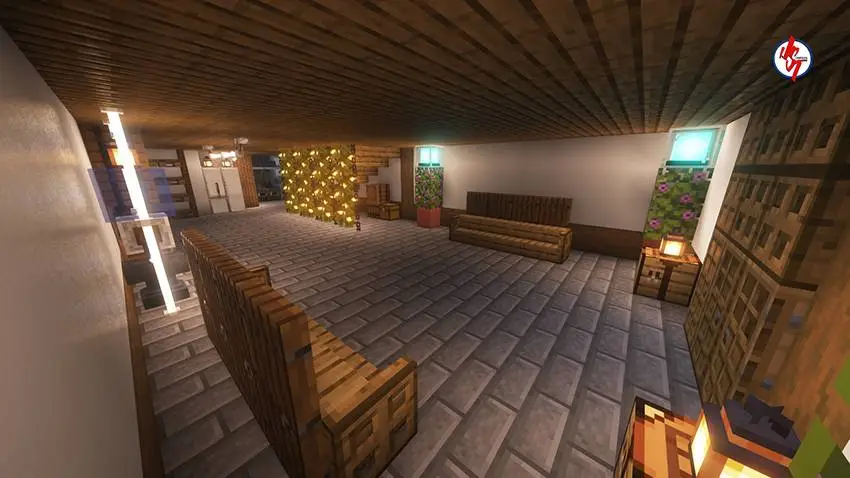 Большая комната с некоторыми элементами декора