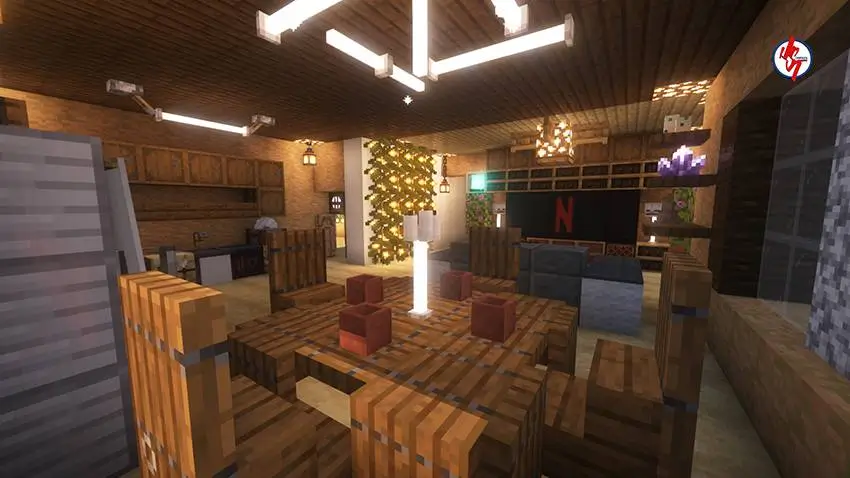 Просторна гостинная с большим обеденным столом