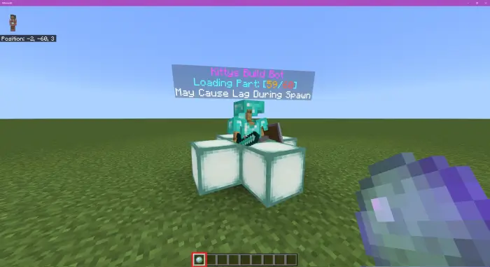 Игрок с яркой сферой в руке напротив специального стенда для брони