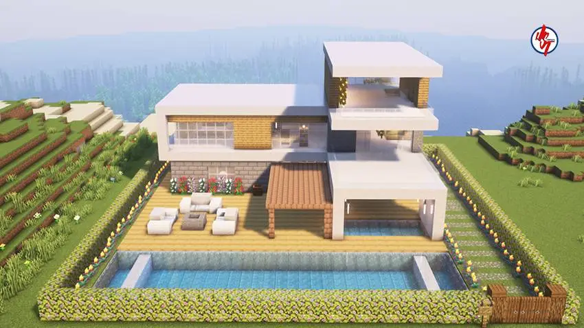 Современный дом с бассейном и оградой