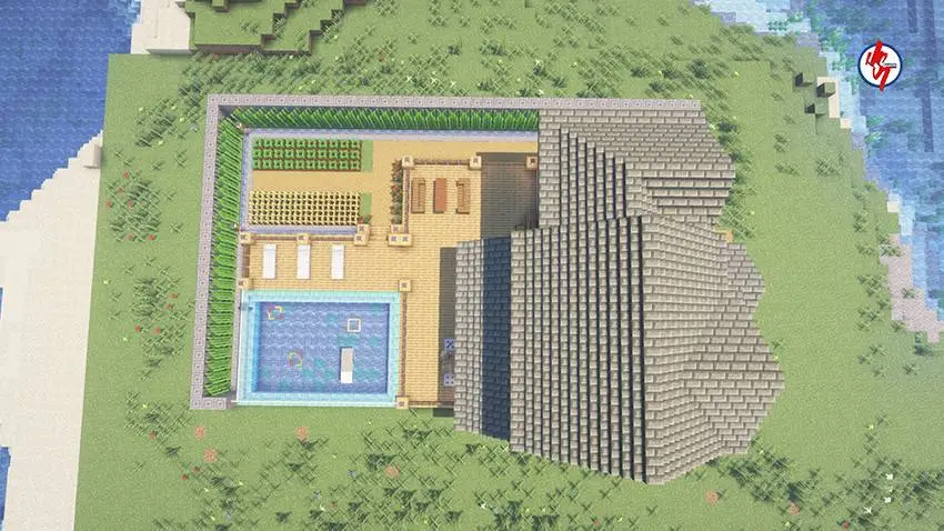 Вид с птичьего полета на территорию у дома