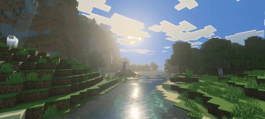 Яркие лучи солнца над рекой и лесом