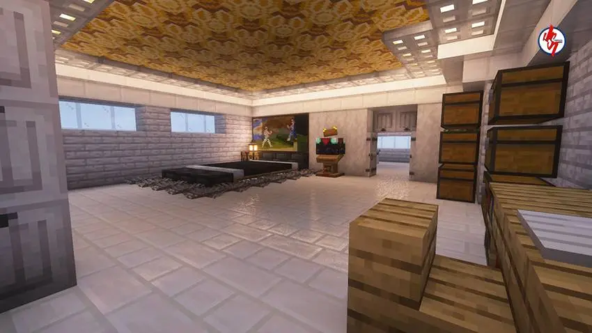 Просторная светлая спальня с сундуками и кроватями