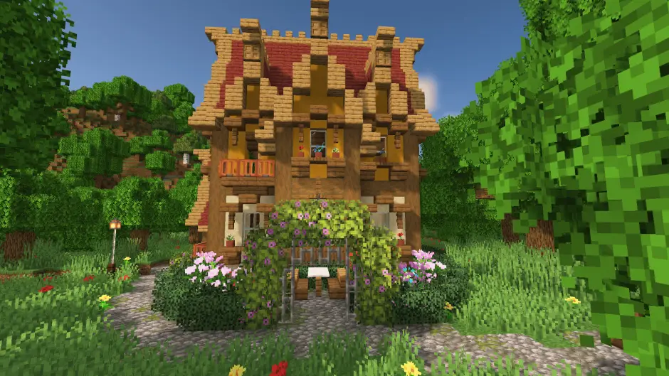 Двухэтажный дом с уютным двором и красивым оформлением