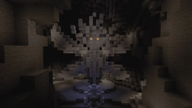 Каменная статуя с темной пещере