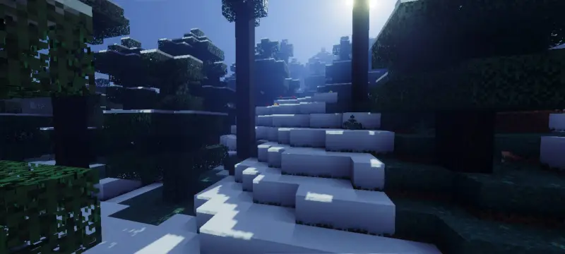 Лунные лучи на заснеженной поляне