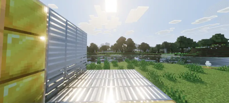 Яркое отражение лучшей от железных и золотых блоков