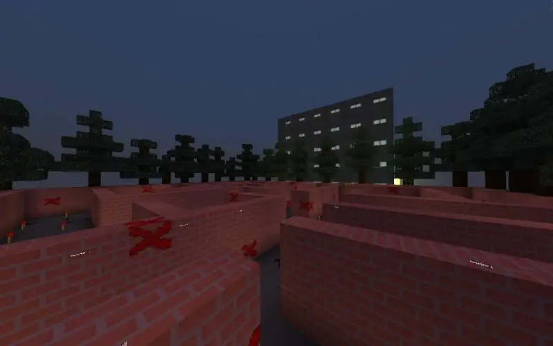 Кровавый лабиринт с монстрами