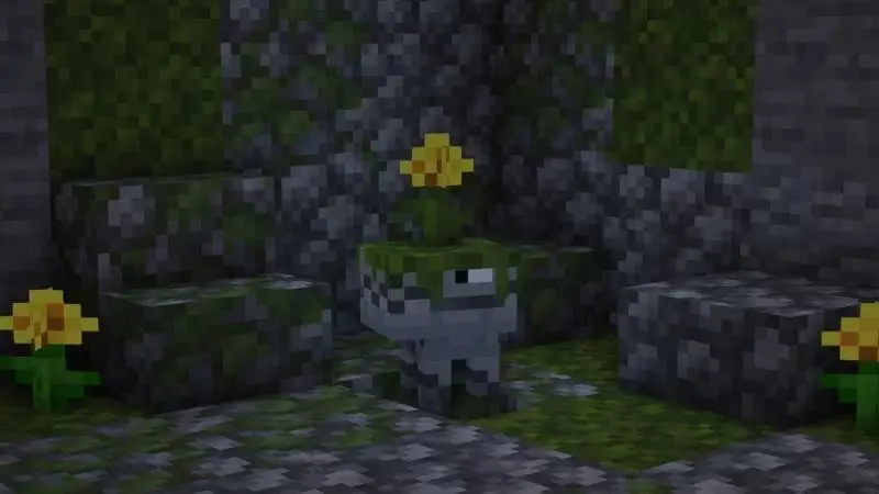 Серый моб с цветком на голове