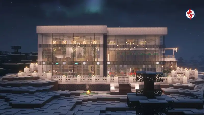 Трехэтажный яркий дом в зимнем биоме