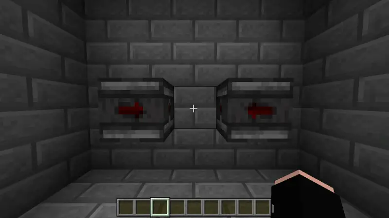 Красные стрелки на наблюдателях