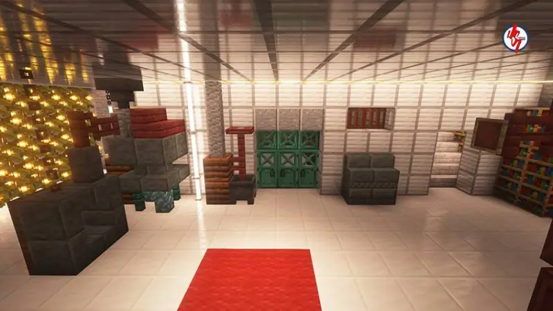 Яркий холл в деталями интерьера