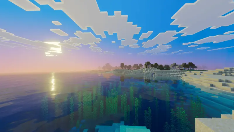 Яркое солнце над прозрачным морем