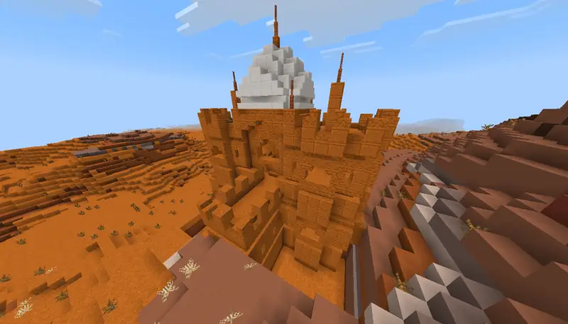 Храм в красной пустыне