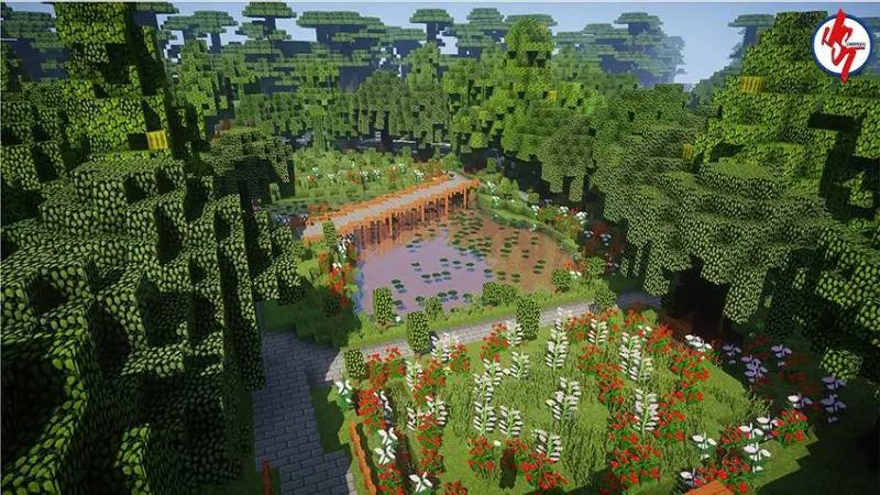 Уютная поляна с рекой