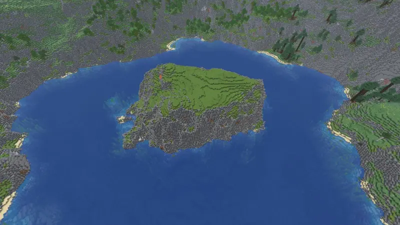 Зеленый остров на середине озера