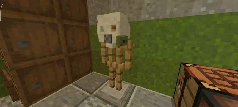 Белая маска для защиты игрока