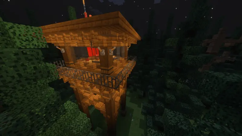 Высокая деревянная башня в лесу