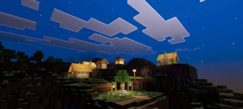 Яркие фонари в ночной деревне