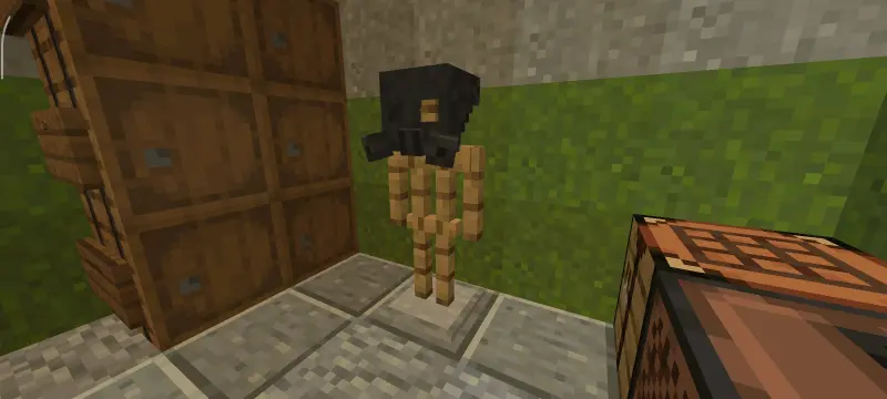 Черный противогаз на стойке